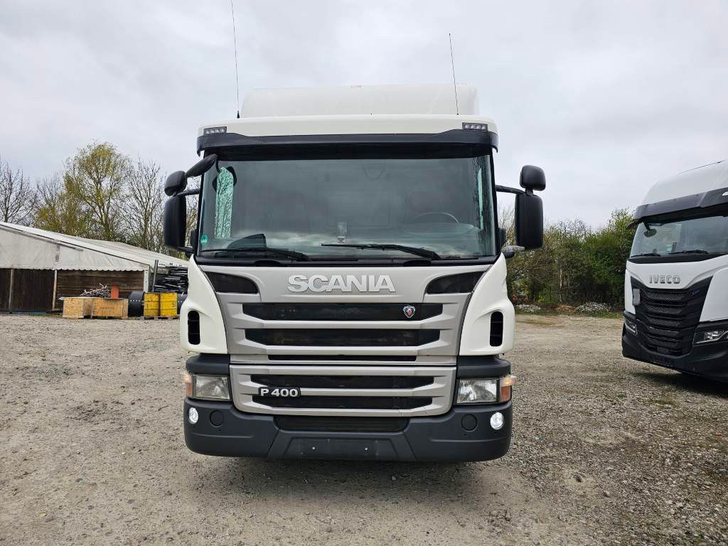 Fahrzeugabbildung Scania P400 mit Orten Schwenkwand und Orten Schwenkwand