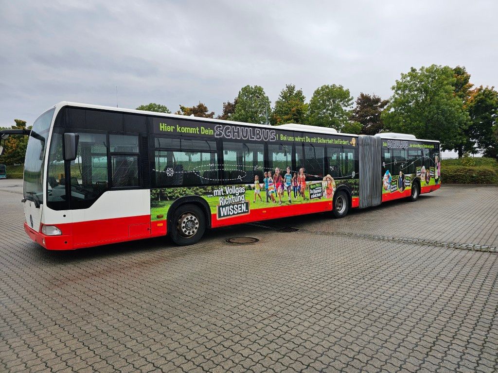 Fahrzeugabbildung Mercedes-Benz O 530 G, Gelenkbus, 3 Achser, Retarder