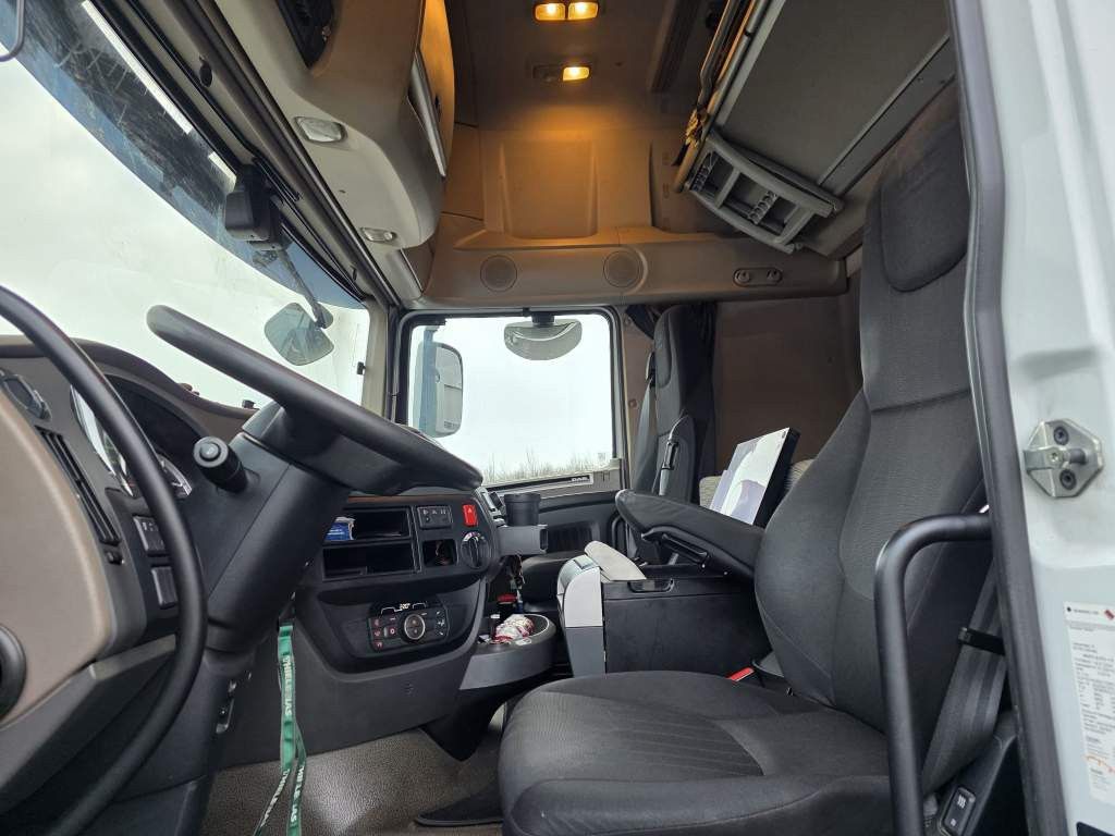 Fahrzeugabbildung DAF XF 480 SSC,Standklima,Intarder mit Krone kompl