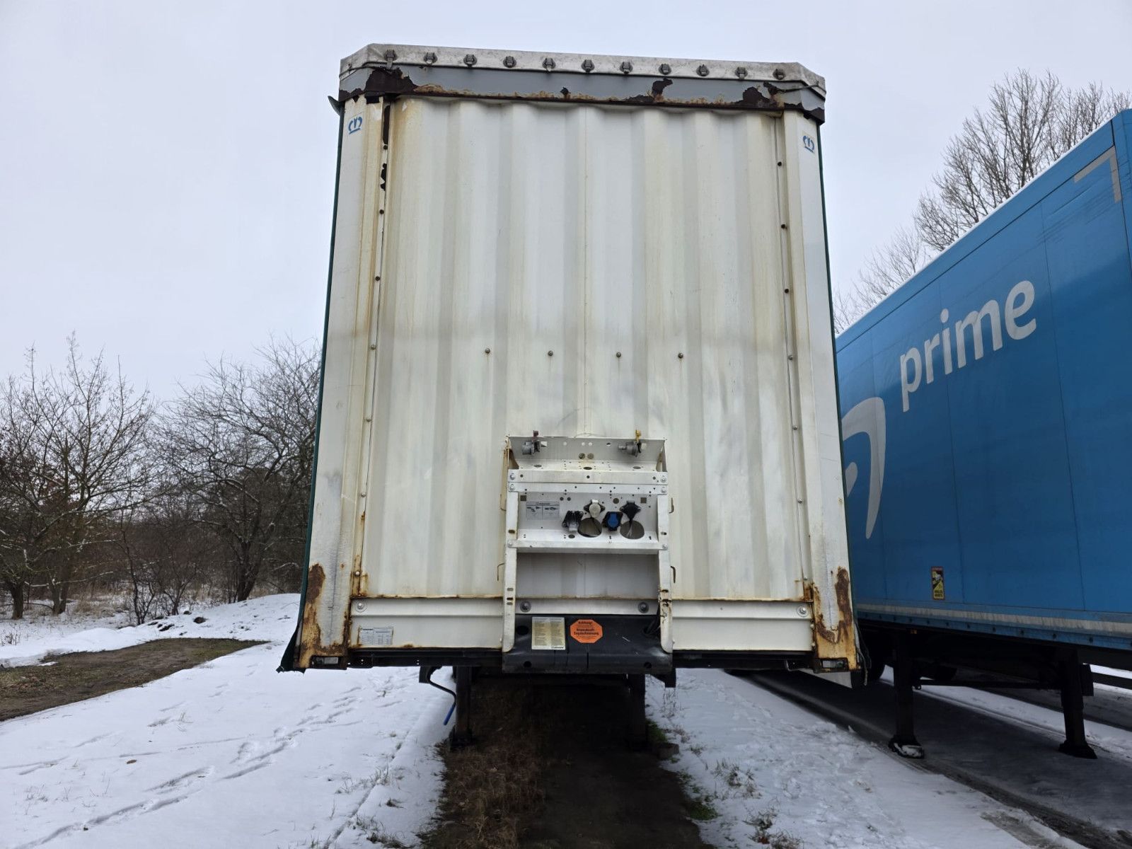 Fahrzeugabbildung Krone Mega Gardine mit Joloda, Lift, BPW, Portal