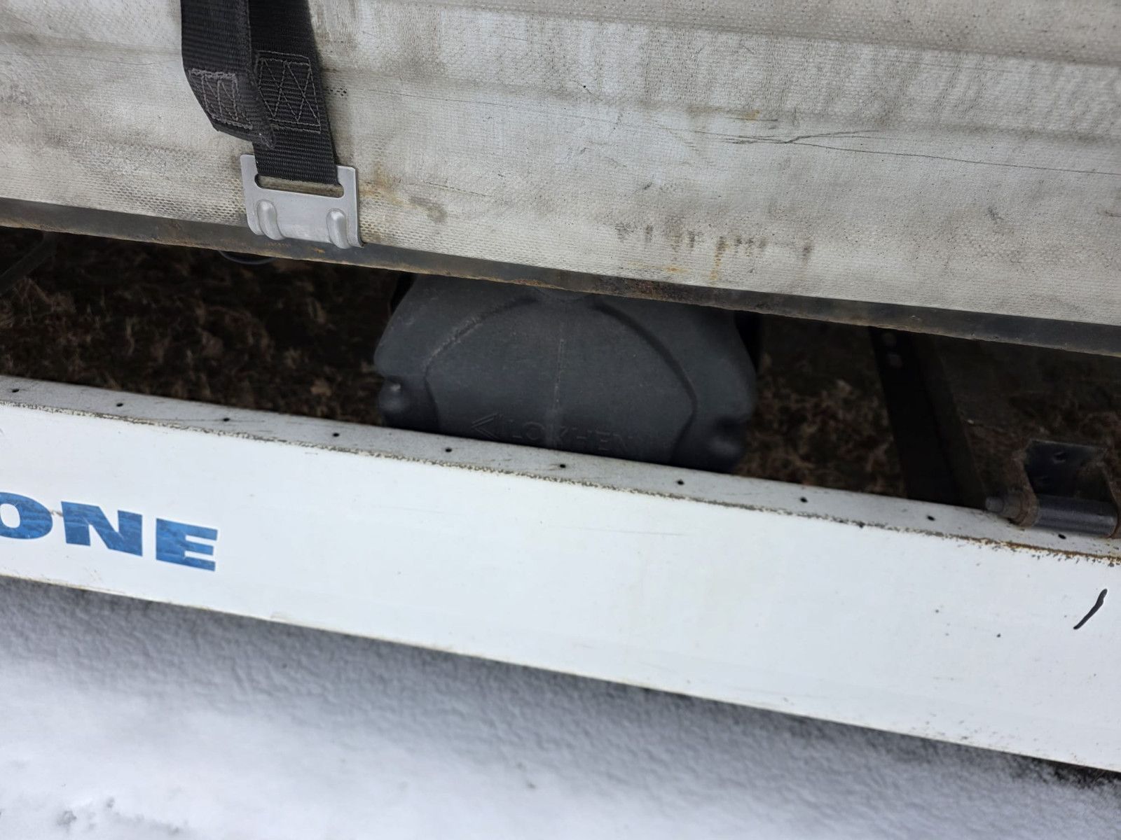 Fahrzeugabbildung Krone Mega Gardine mit Joloda, Lift, BPW, Portal