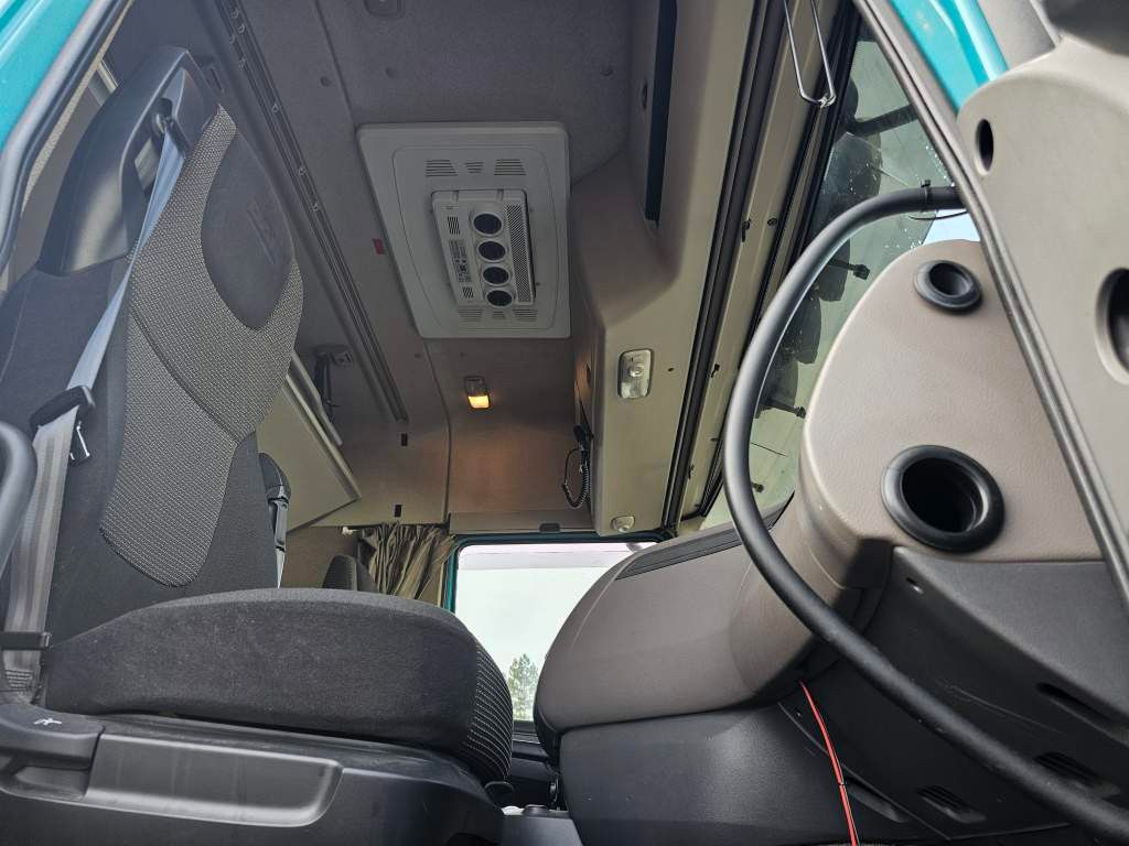 Fahrzeugabbildung DAF XF 410, Standklima, Euro 6