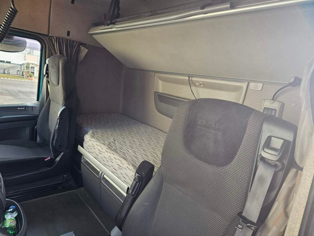 Fahrzeugabbildung DAF XF 410, Standklima, Euro 6