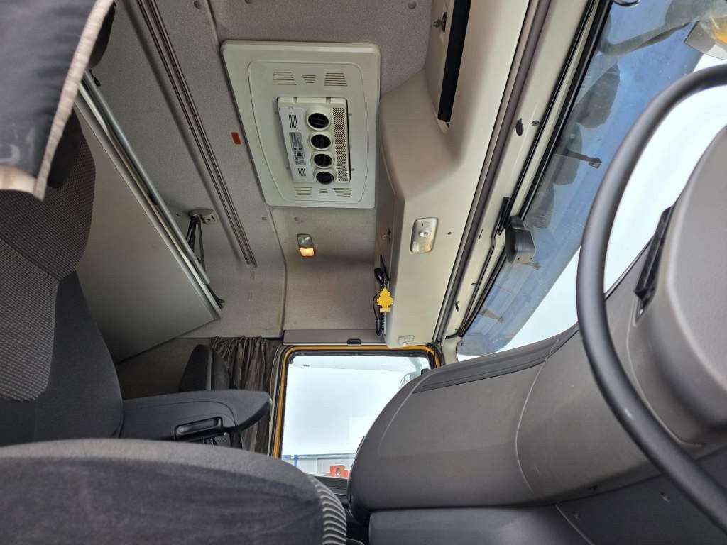 Fahrzeugabbildung DAF XF 510 LL, ZF Intarder,Hubsattelkupl,Standklima