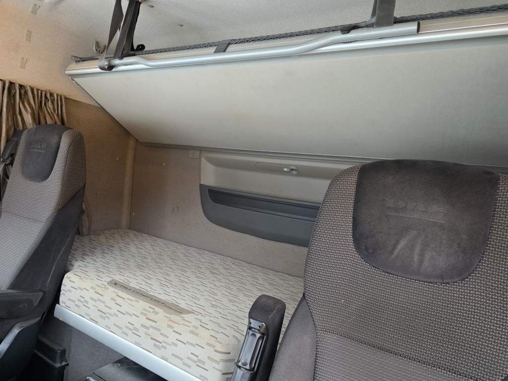 Fahrzeugabbildung DAF XF 510 LL, ZF Intarder,Hubsattelkupl,Standklima