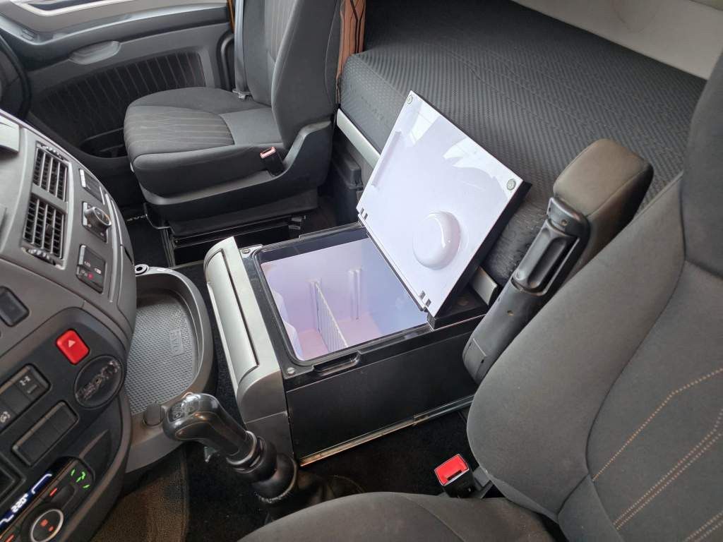 Fahrzeugabbildung DAF XF 480, SC, ZF Intarder, Handschalter,Standklima