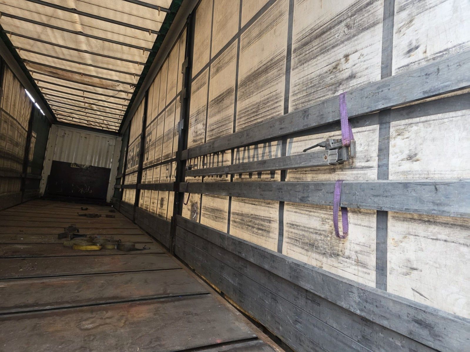 Fahrzeugabbildung Krone Gardine Lowliner, Joloda-Schienen, Hubdach