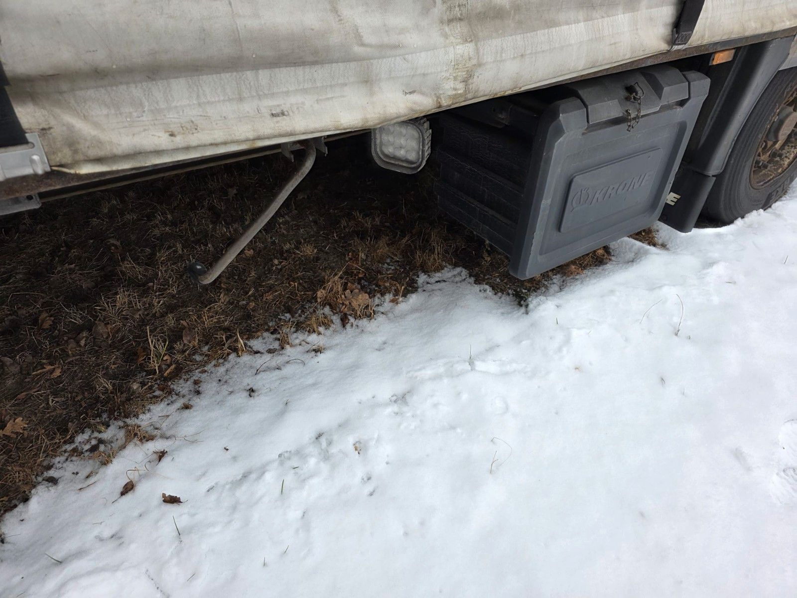 Fahrzeugabbildung Krone Gardine Lowliner, Joloda-Schienen, Hubdach