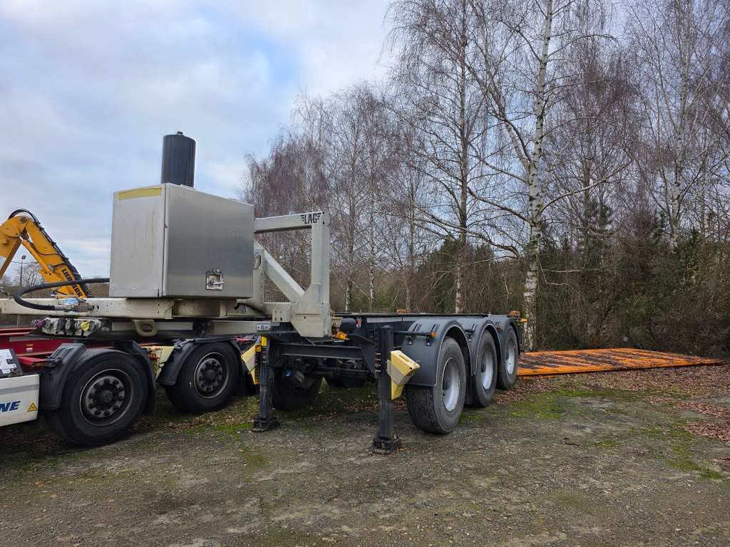 Fahrzeugabbildung Lag Kipp-Chassis 20", Liftachse,Staukiste Edelstahl