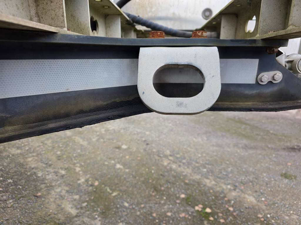 Fahrzeugabbildung Lag Kipp-Chassis 20", Liftachse,Staukiste Edelstahl