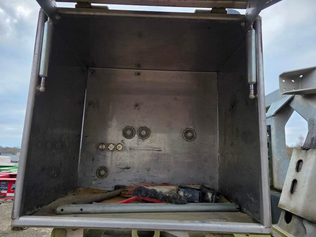 Fahrzeugabbildung Lag Kipp-Chassis 20", Liftachse,Staukiste Edelstahl