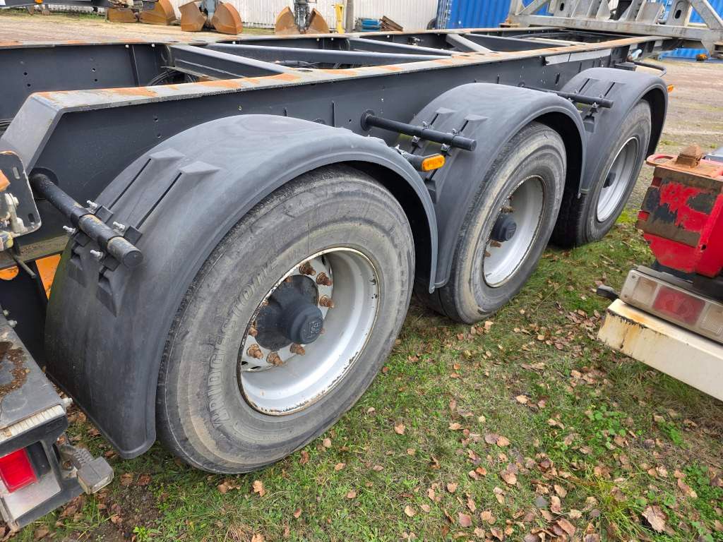 Fahrzeugabbildung Lag Kipp-Chassis 20", Liftachse,Staukiste Edelstahl