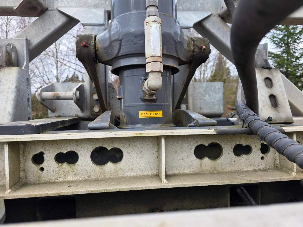 Fahrzeugabbildung Lag Kipp-Chassis 20", Liftachse,Staukiste Edelstahl