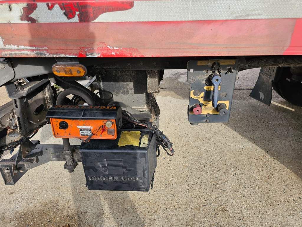 Fahrzeugabbildung Schmitz Cargobull Tiefkühler City, 2. Achse drehbar, Carrier 1550