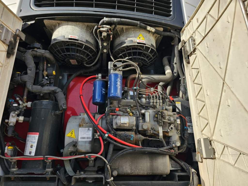 Fahrzeugabbildung Schmitz Cargobull Tiefkühler City, 2. Achse drehbar, Carrier 1550