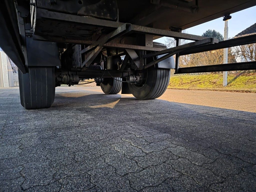 Fahrzeugabbildung Schmitz Cargobull City Tiefkühler, 2. Achs drehbar, 3 to Ladebordw