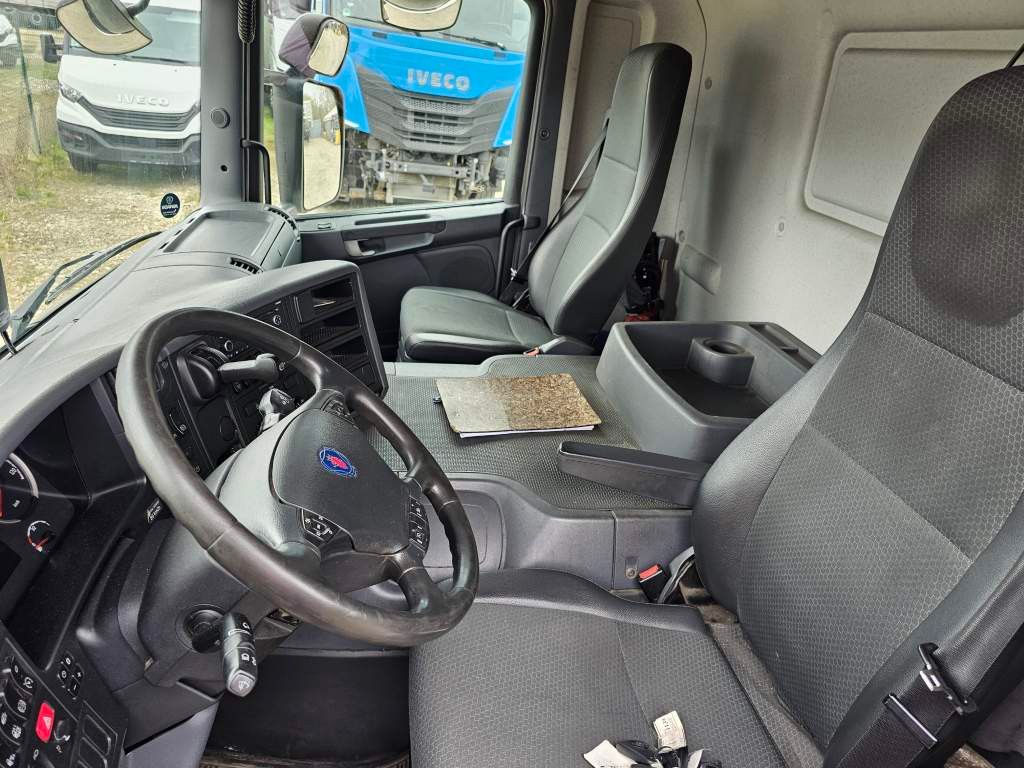 Fahrzeugabbildung Scania P400 mit Orten Schwenkwand und Orten Schwenkwand