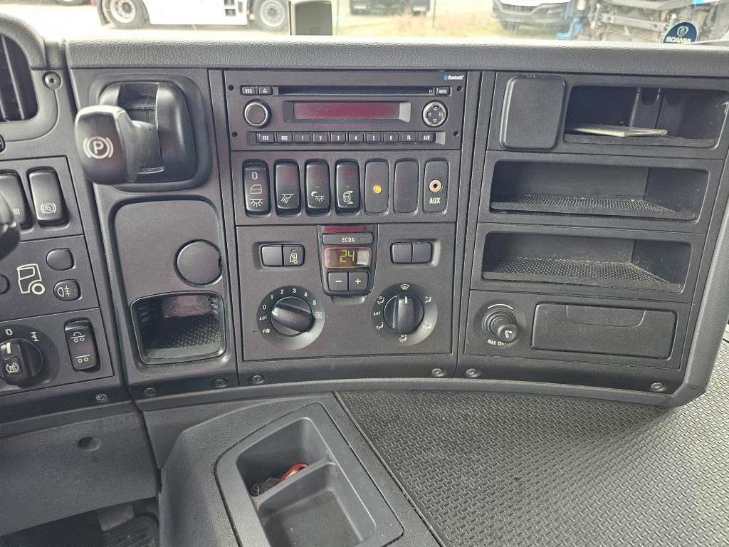 Fahrzeugabbildung Scania P400 mit Orten Schwenkwand und Orten Schwenkwand