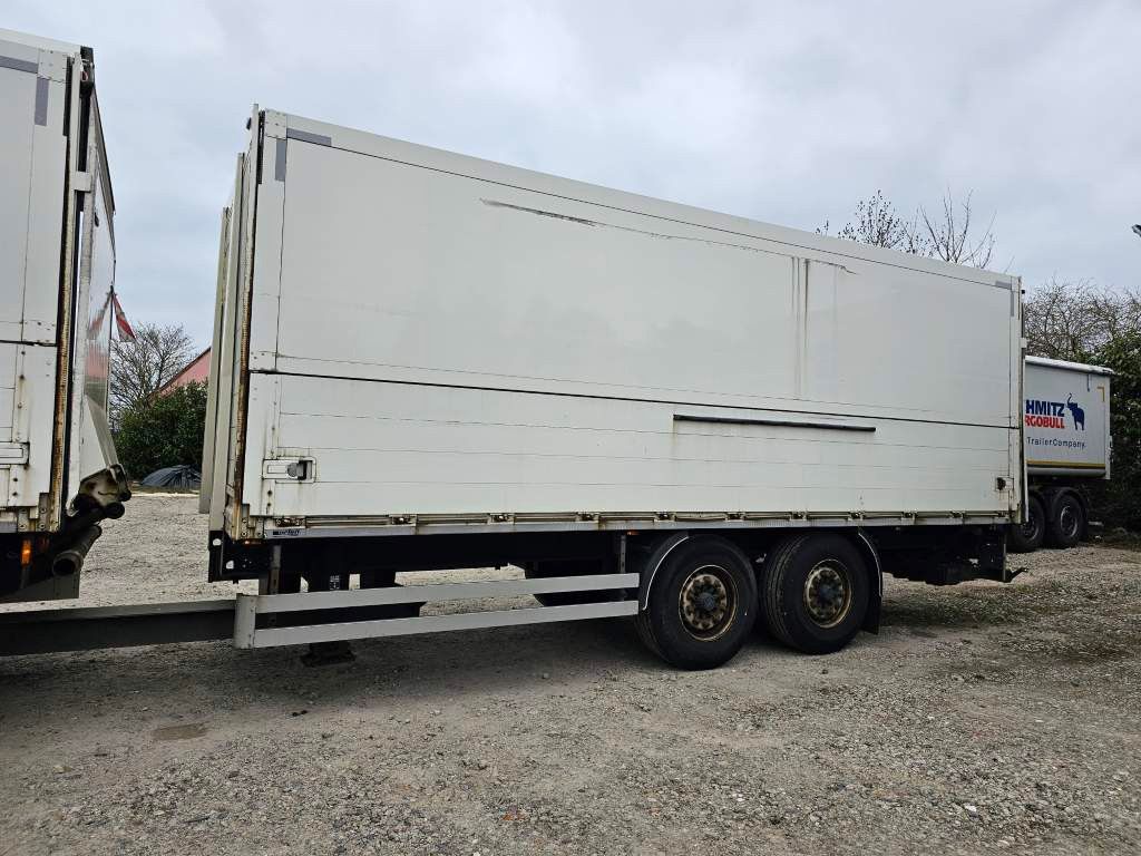 Fahrzeugabbildung Scania P400 mit Orten Schwenkwand und Orten Schwenkwand