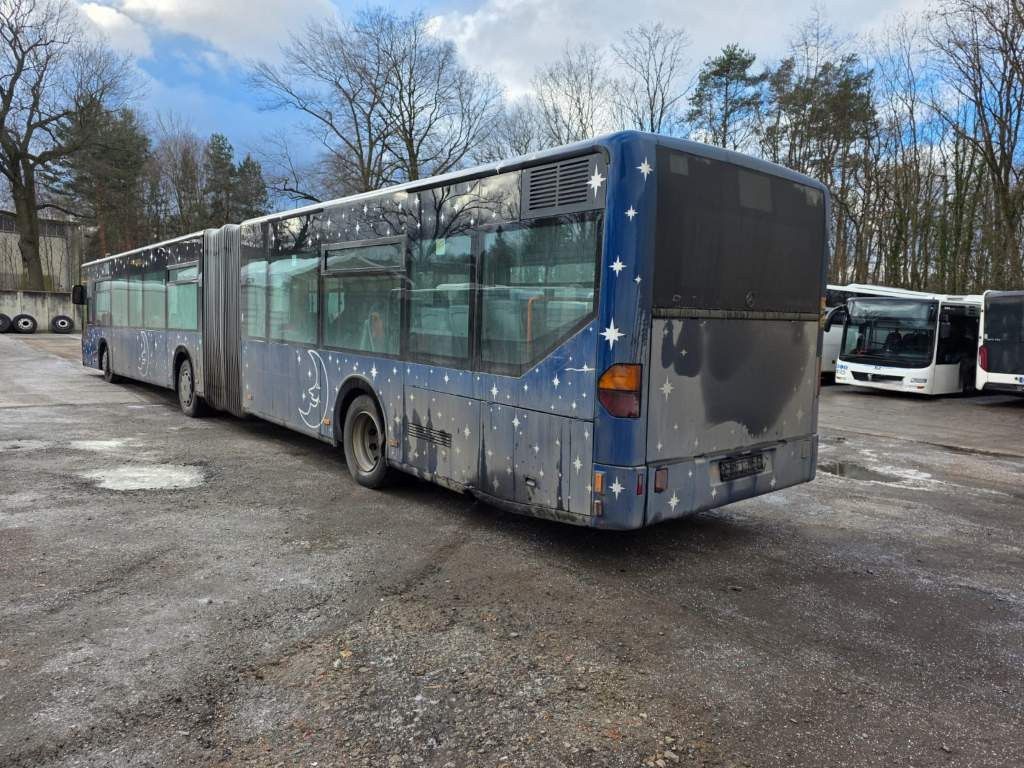 Fahrzeugabbildung Mercedes-Benz Citaro O530 Gelenkbus, 53+109+1, LAWO