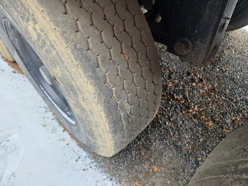 Fahrzeugabbildung Meiller Stahlmulde MHKS 41/3-S, Schütte, Liftachse