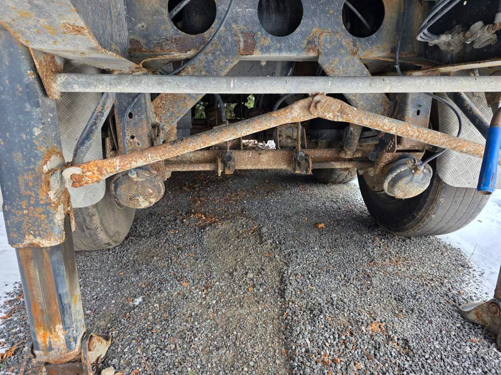 Fahrzeugabbildung Meiller Stahlmulde MHKS 41/3-S, Schütte, Liftachse