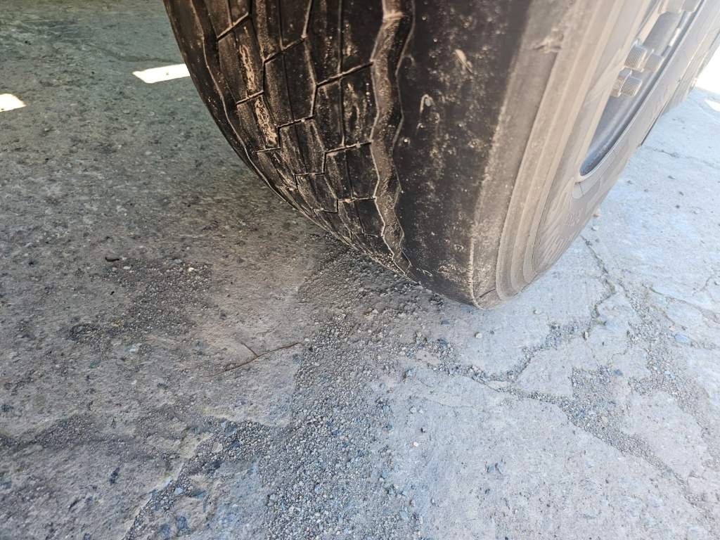 Fahrzeugabbildung Wielton Vario Containerchassis, Reifendruckkontrolle