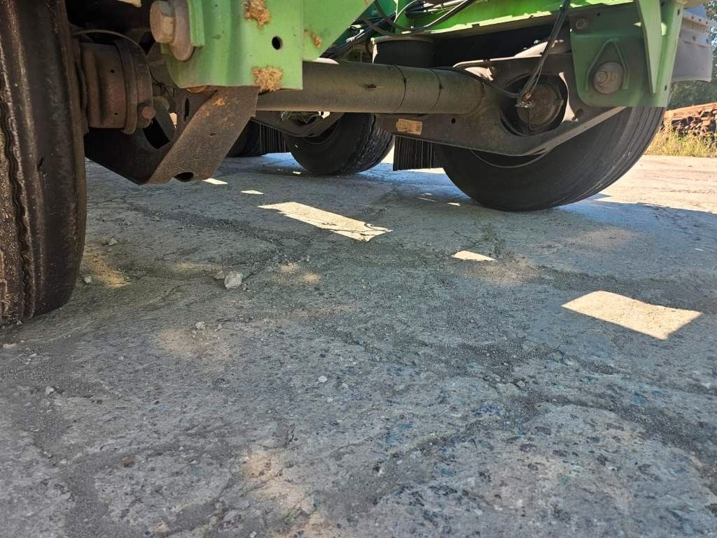 Fahrzeugabbildung Wielton Vario Containerchassis, Reifendruckkontrolle