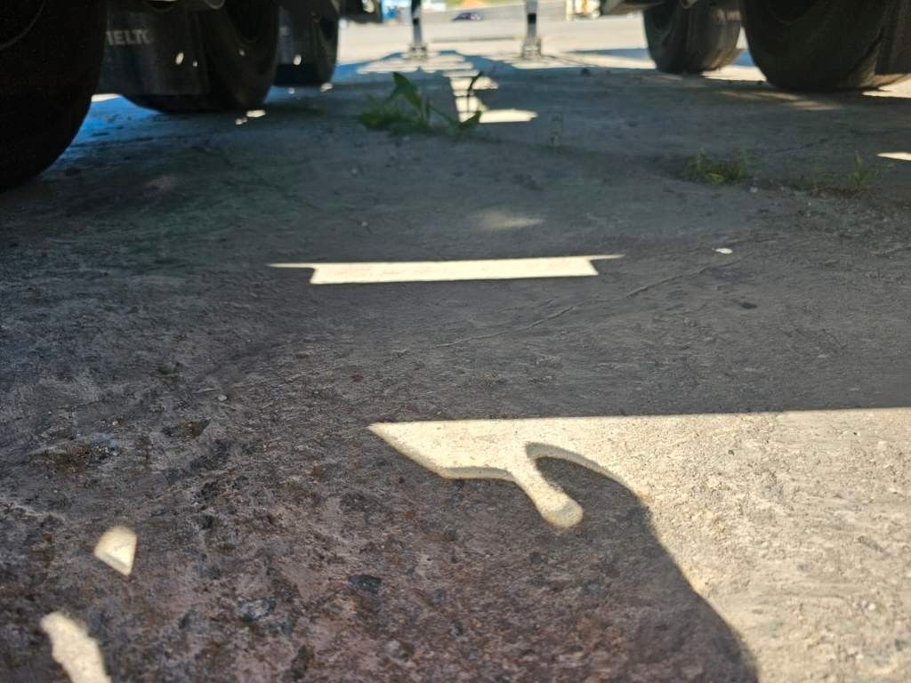 Fahrzeugabbildung Wielton Vario Containerchassis, Reifendruckkontrolle