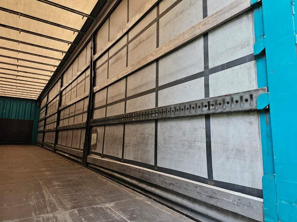 Fahrzeugabbildung Krone Gardine Standard, Plaettenkasten, Liftachse