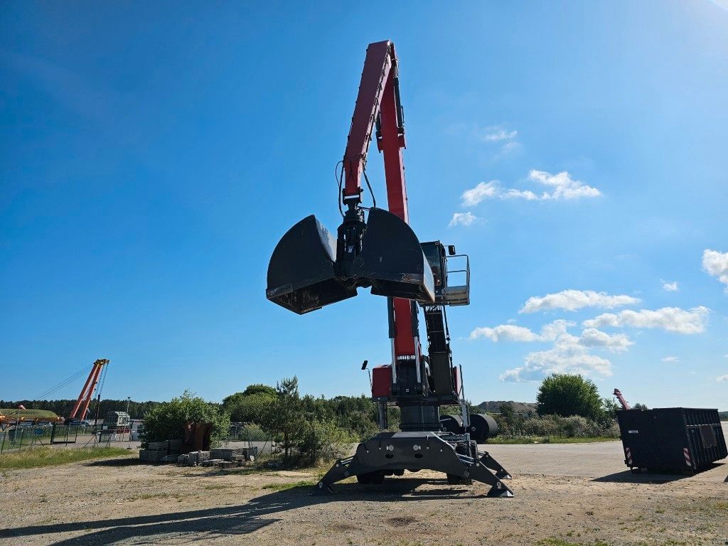 Fahrzeugabbildung Fuchs mobiler Ladekran 380/390MHL mit div.Anbaugeräten