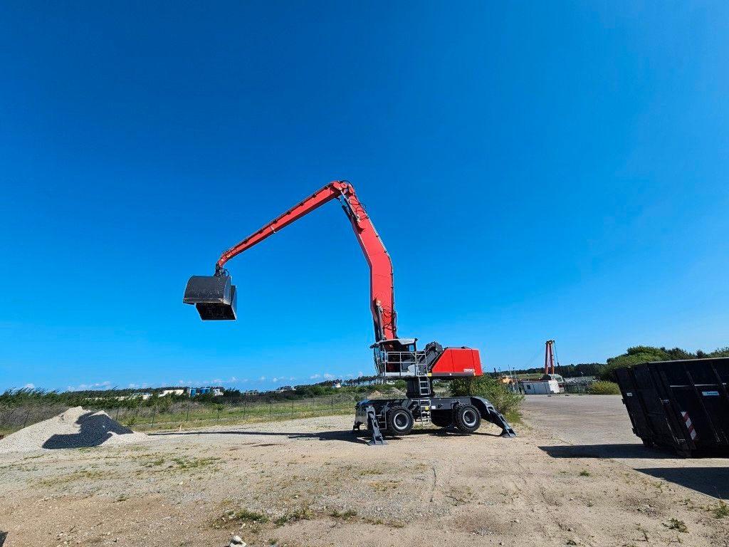 Fahrzeugabbildung Fuchs mobiler Ladekran 380/390MHL mit div.Anbaugeräten