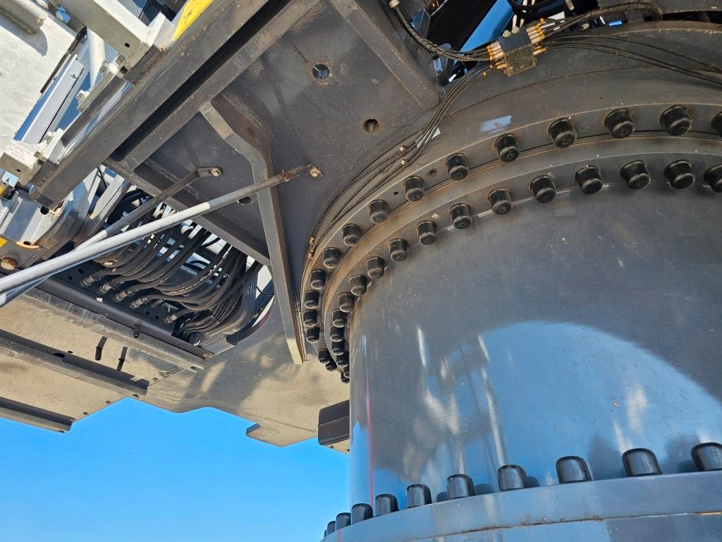 Fahrzeugabbildung Fuchs mobiler Ladekran 380/390MHL mit div.Anbaugeräten