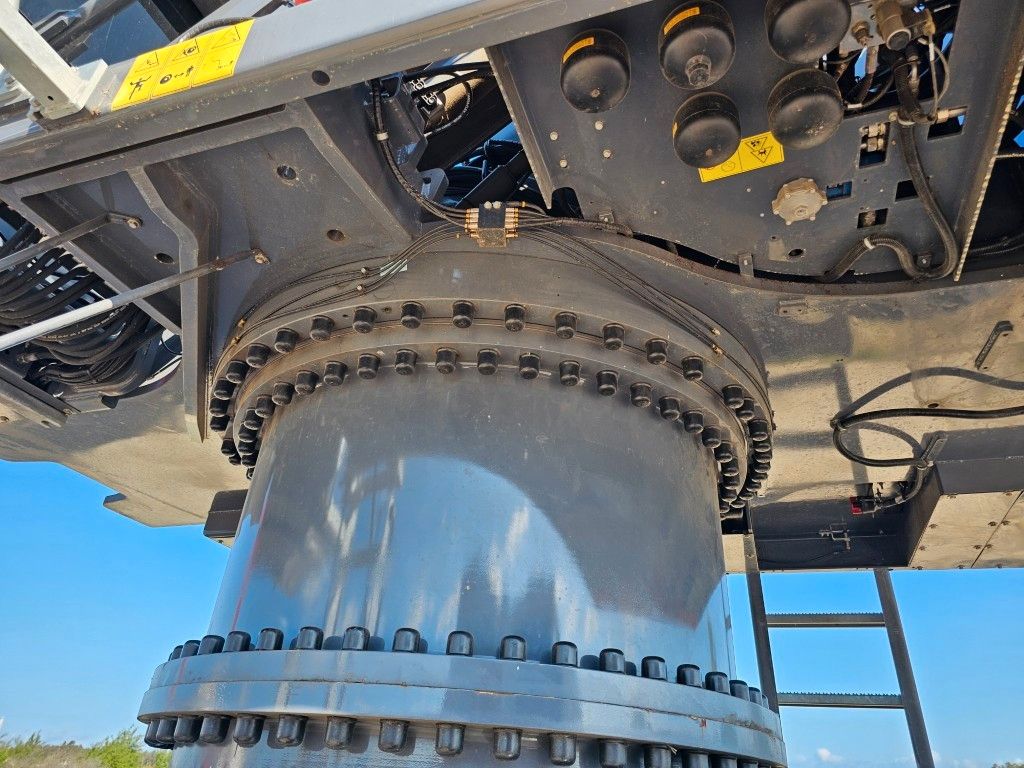 Fahrzeugabbildung Fuchs mobiler Ladekran 380/390MHL mit div.Anbaugeräten