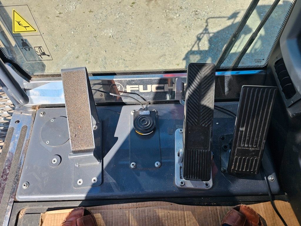 Fahrzeugabbildung Fuchs mobiler Ladekran 380/390MHL mit div.Anbaugeräten