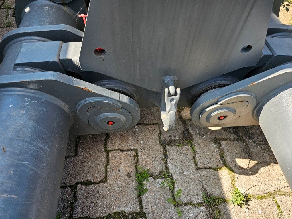 Fahrzeugabbildung Fuchs mobiler Ladekran 380/390MHL mit div.Anbaugeräten