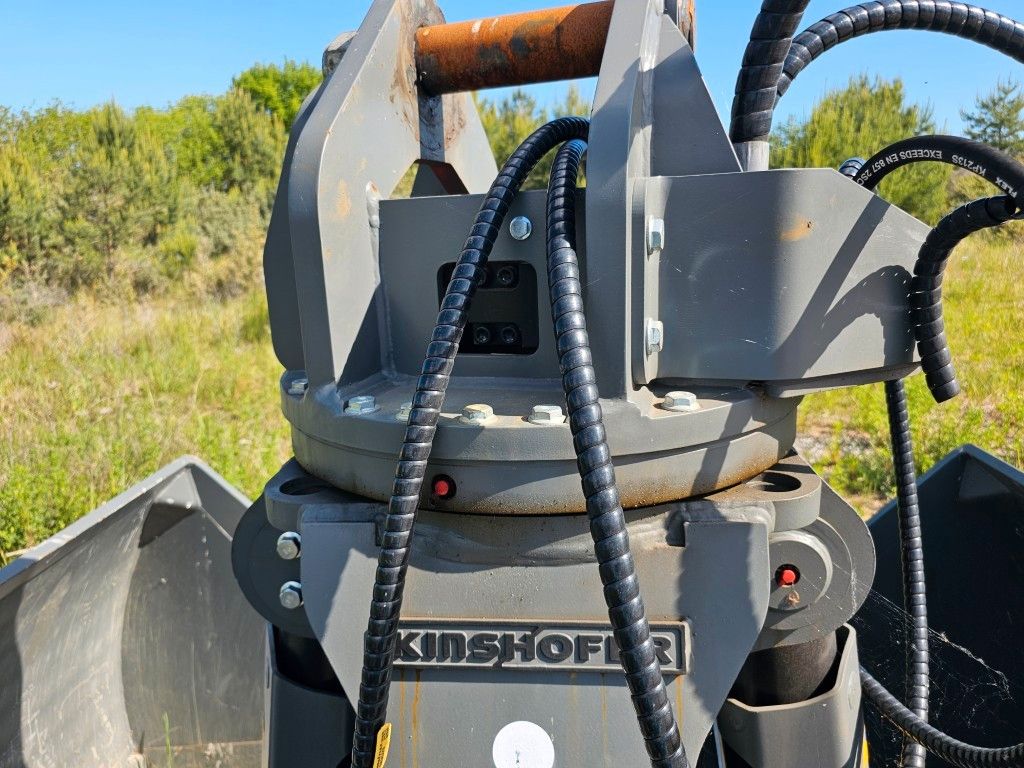 Fahrzeugabbildung Fuchs mobiler Ladekran 380/390MHL mit div.Anbaugeräten