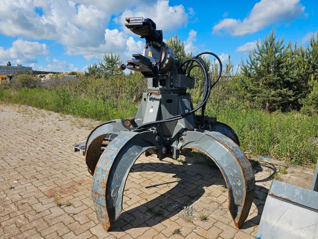 Fahrzeugabbildung Fuchs mobiler Ladekran 380/390MHL mit div.Anbaugeräten