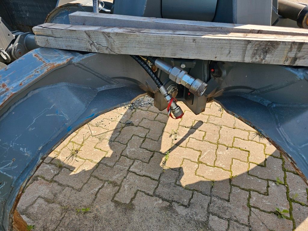 Fahrzeugabbildung Fuchs mobiler Ladekran 380/390MHL mit div.Anbaugeräten