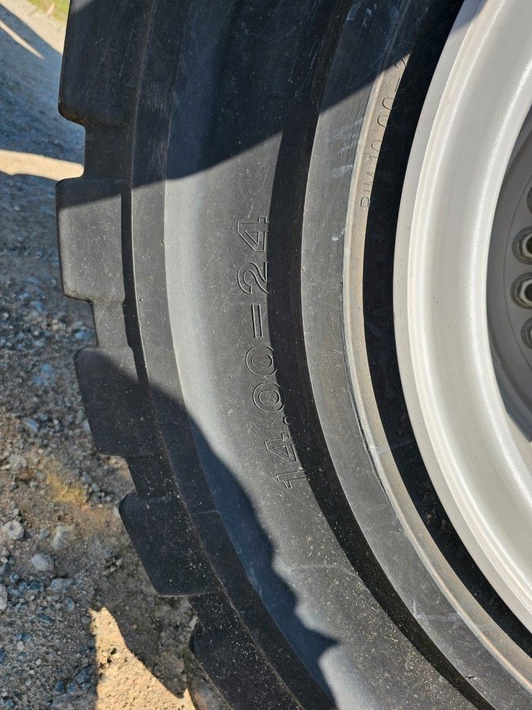 Fahrzeugabbildung Fuchs mobiler Ladekran 380/390MHL mit div.Anbaugeräten