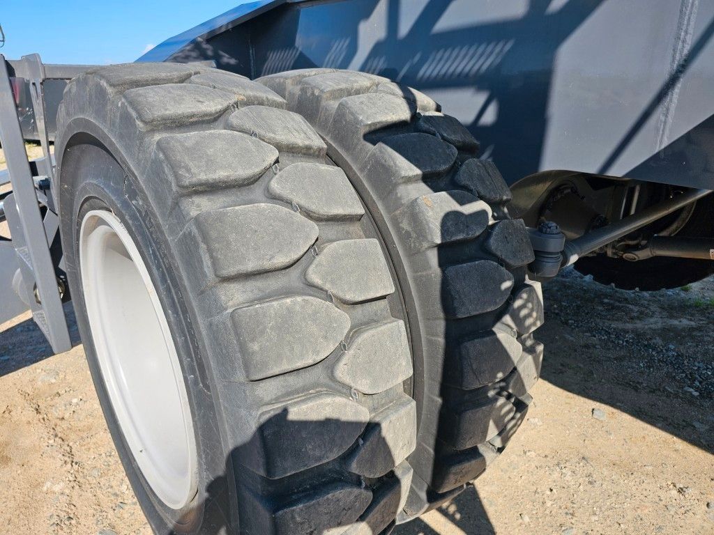 Fahrzeugabbildung Fuchs mobiler Ladekran 380/390MHL mit div.Anbaugeräten