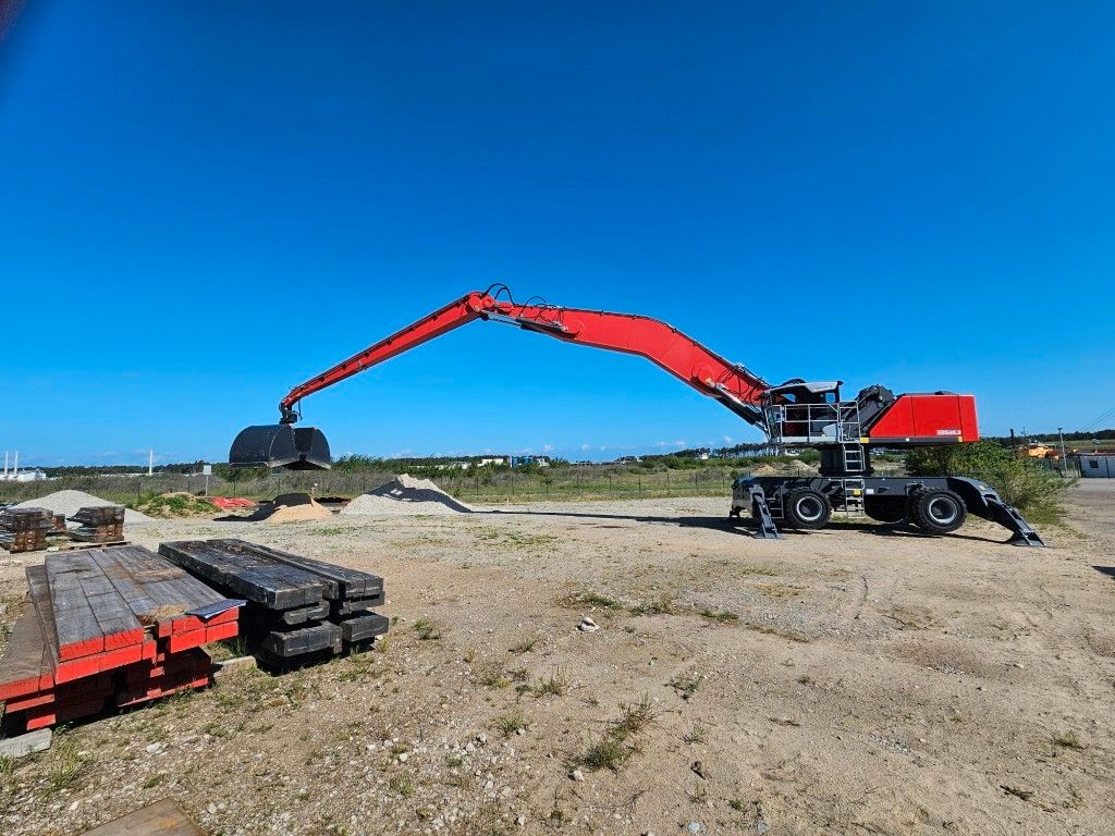 Fahrzeugabbildung Fuchs mobiler Ladekran 380/390MHL mit div.Anbaugeräten