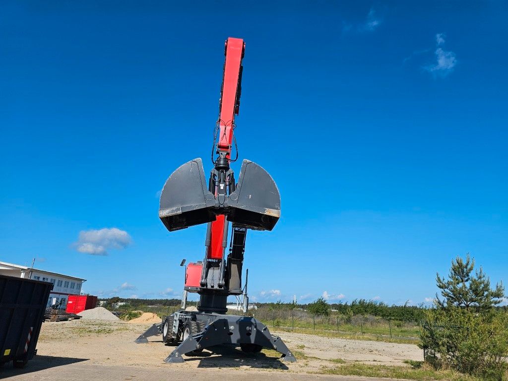 Fahrzeugabbildung Fuchs mobiler Ladekran 380/390MHL mit div.Anbaugeräten