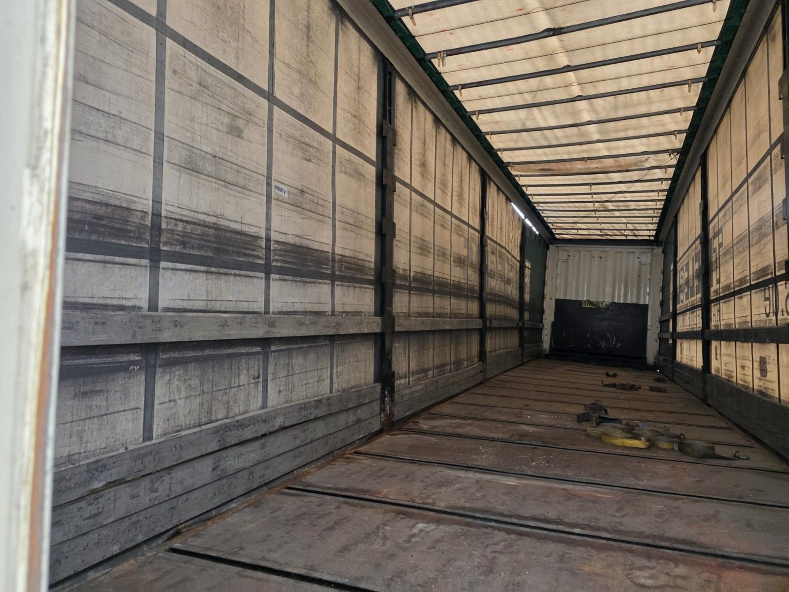 Fahrzeugabbildung Krone Gardine Lowliner, Joloda-Schienen, Hubdach