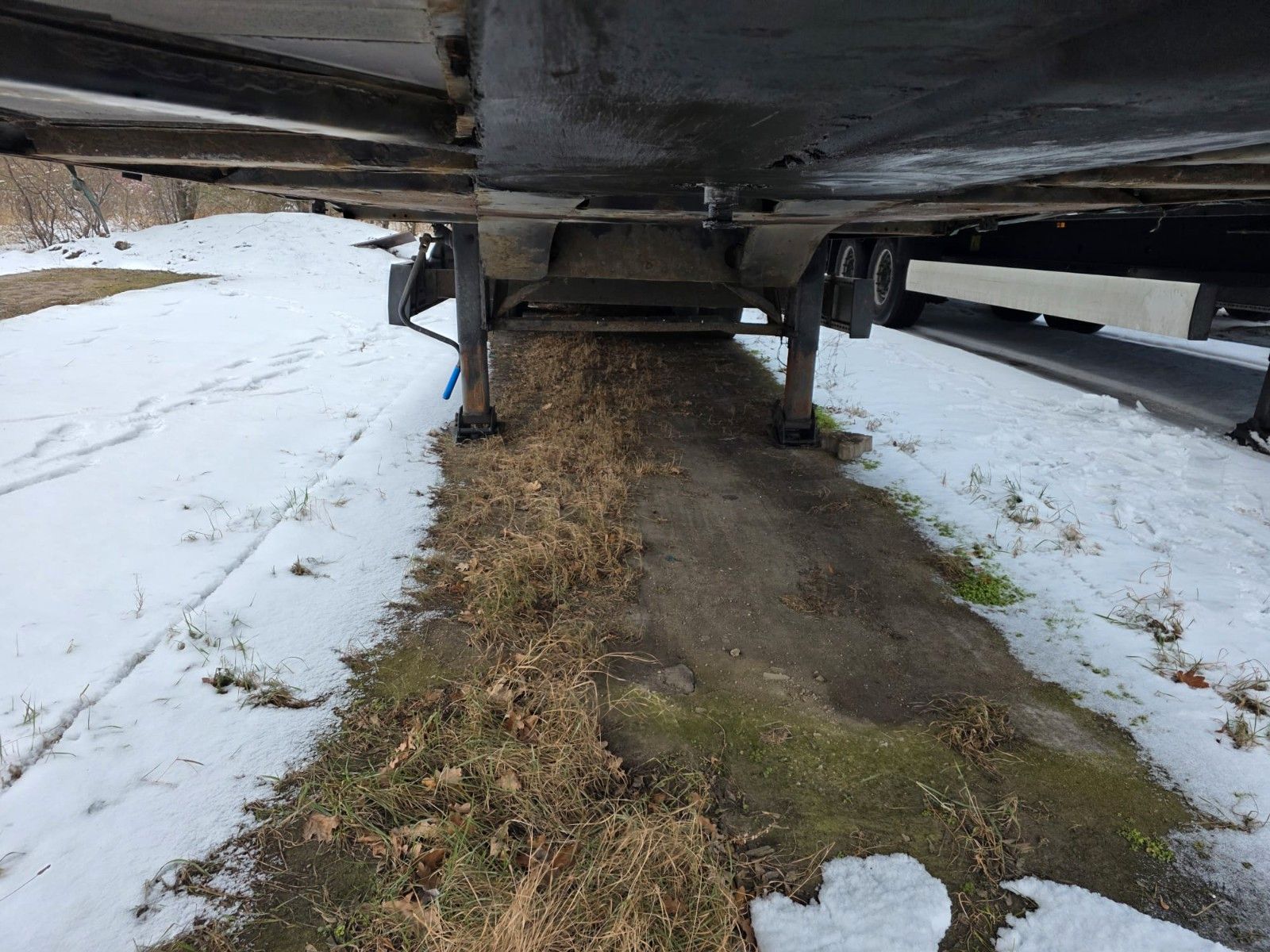 Fahrzeugabbildung Krone Gardine Lowliner, Joloda-Schienen, Hubdach