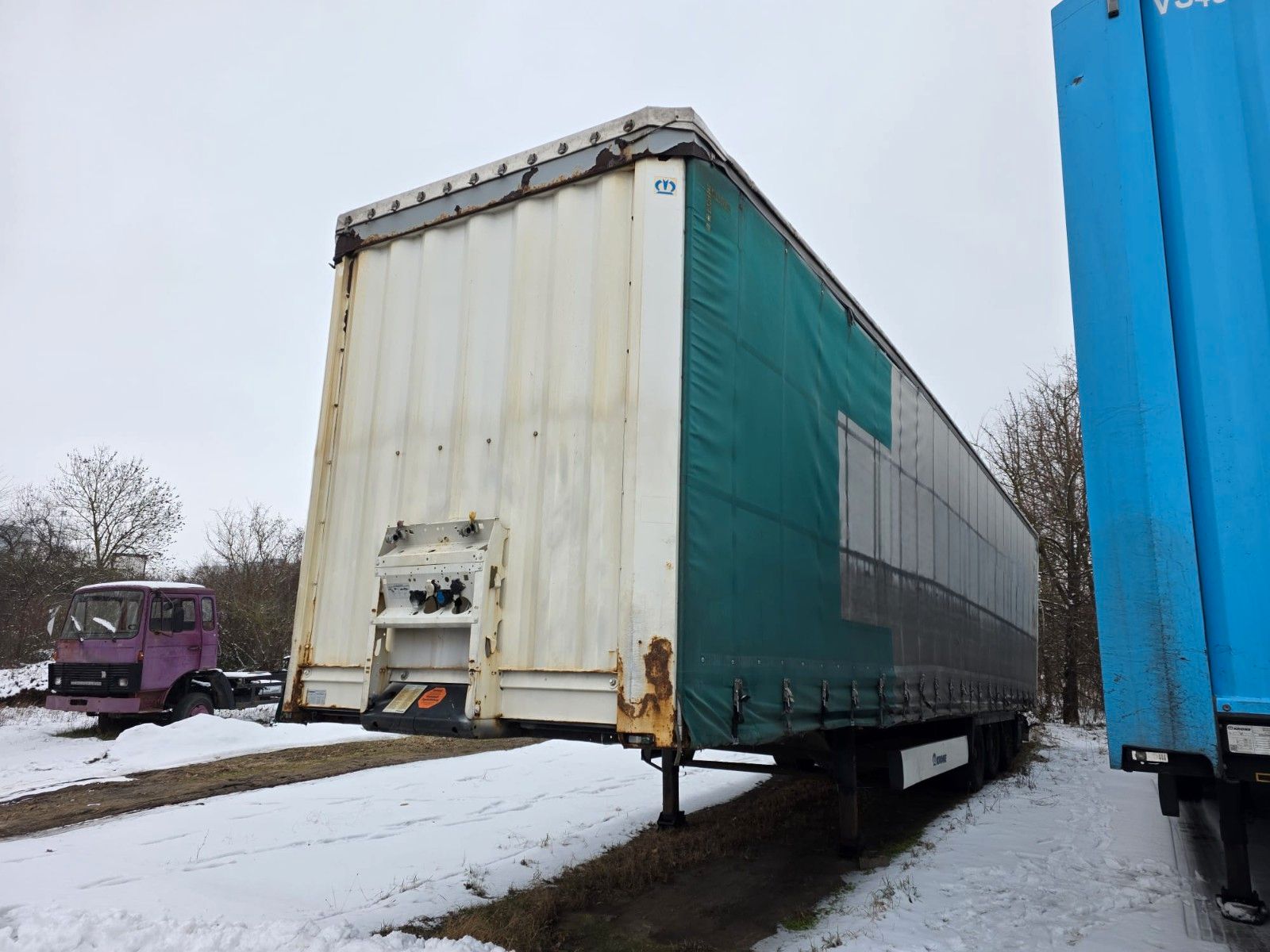 Fahrzeugabbildung Krone Gardine Lowliner, Joloda-Schienen, Hubdach