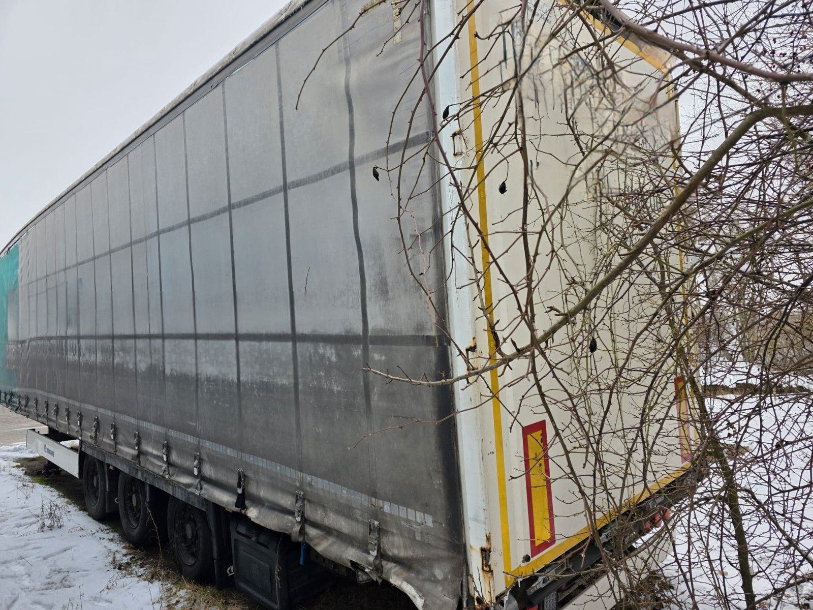 Fahrzeugabbildung Krone Gardine Lowliner, Joloda-Schienen, Hubdach
