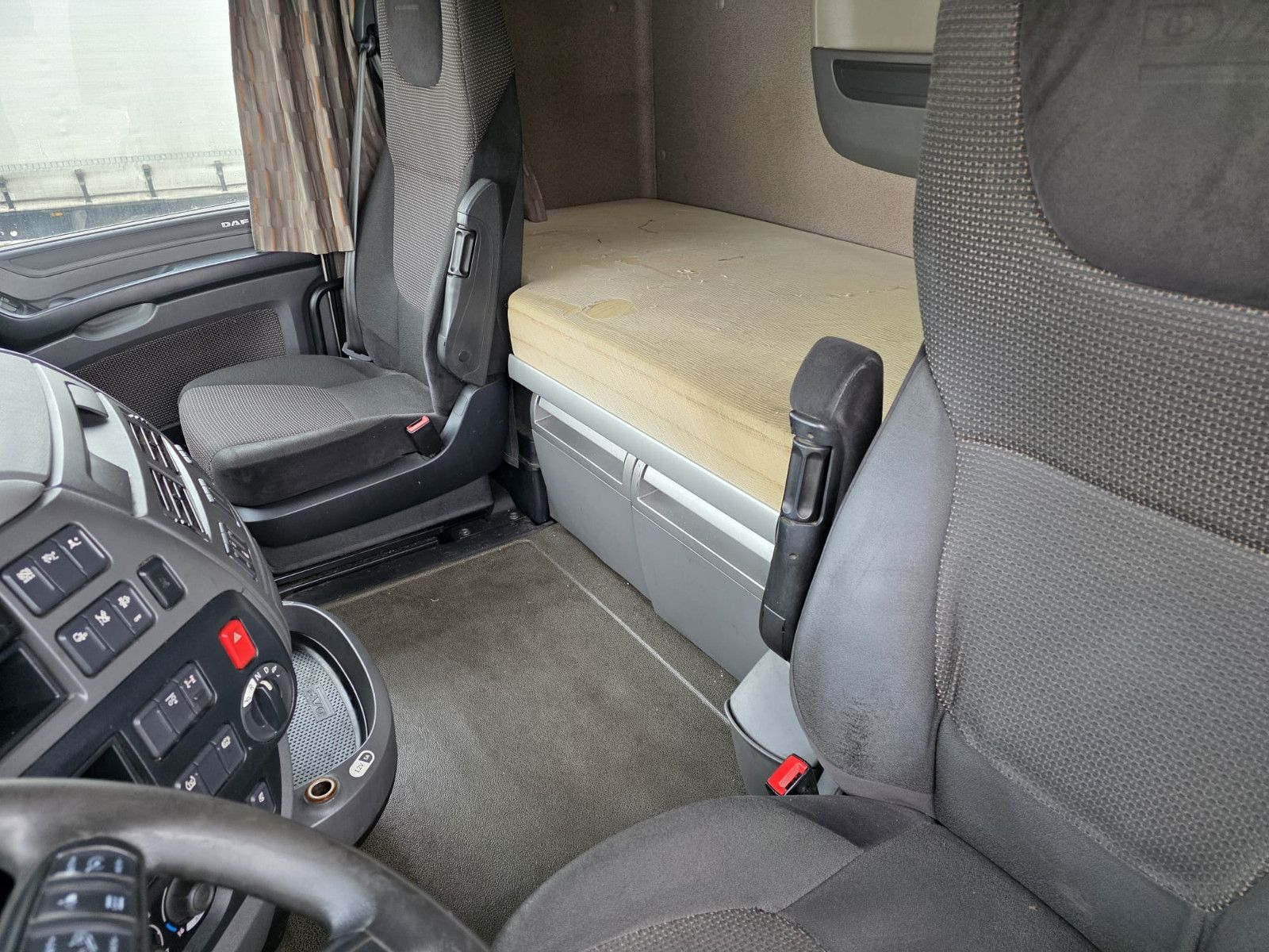 Fahrzeugabbildung DAF XF 460 SC,ZF Intarder, Standklima, Kühlschrank