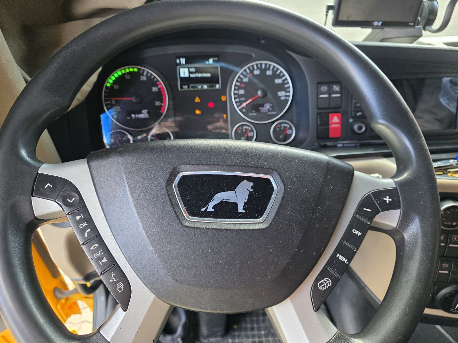 Fahrzeugabbildung MAN 18.500 TGX, Standklima, Euro 6