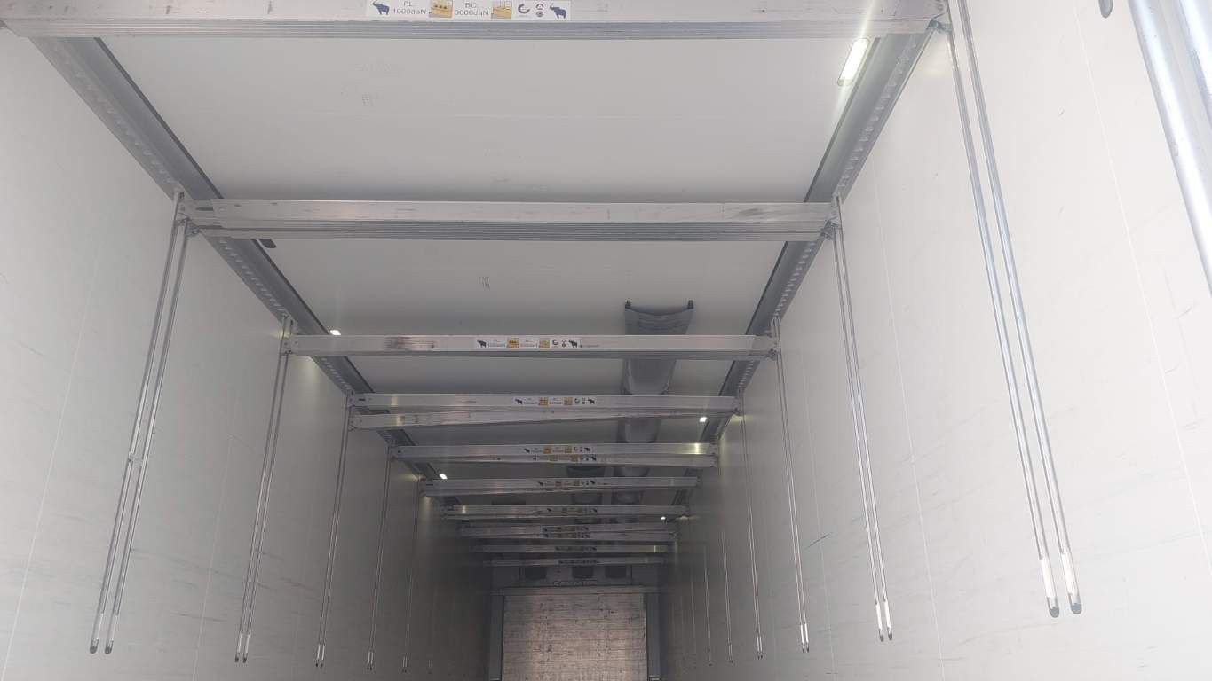 Fahrzeugabbildung Schmitz Cargobull Tiefkühler, Doppelstock, Diesel/ Strom